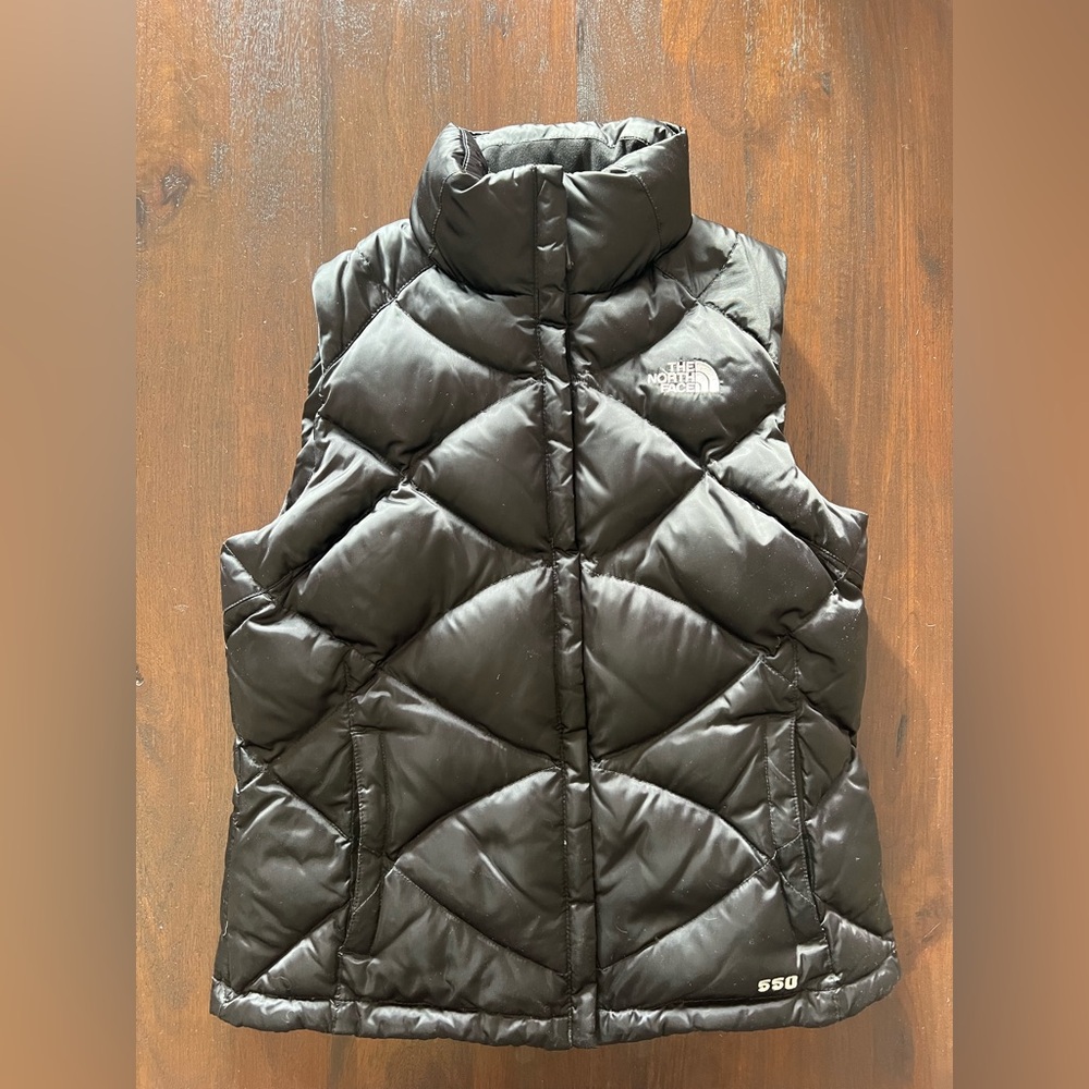 The North Face 550 puffer vest women’s size small
